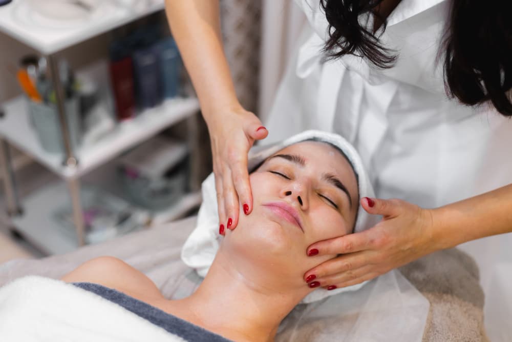 Raaga Express Facial